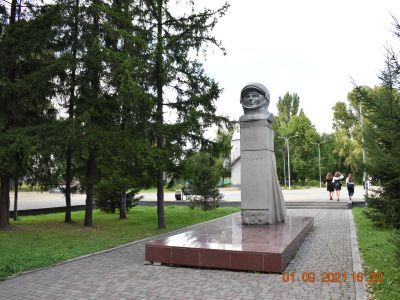 Бюст летчика-космонавта Ю.А. Гагарина