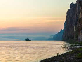Сплав по реке Лена с посещением Ленских Столбов, тукуланов-песков Самыс Кумага и Кысыл Элэсин