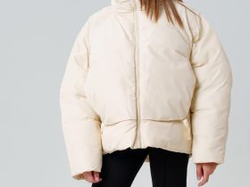 Куртка текстильная с полиуретановым покрытием для девочек