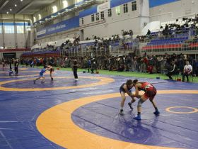 Около 1400 юных участников собрал фестиваль борьбы в Якутске