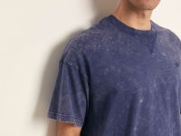 Футболка свободного силуэта с v-образным вырезом