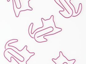 Скрепки фигурные Globus - кошка 45 мм 12 шт. пластик. коробка, европодвес, розовые