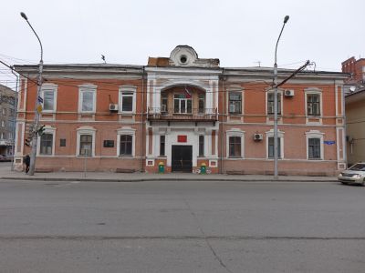 Дом, где в помещении канцелярии тюремного инспектора в марте-апреле 1897 г. Ленин Владимир Ильич неоднократно бывал в связи с ходатайством о назначении ему места ссылки в южной части Енисейской губернии