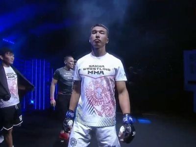 Якутянин Денис Андреев уступил в турнире азиатского промоушена по ММА