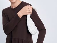 Трикотажное платье с длинным рукавом