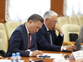 Глава Якутии провел заседание Совета по местному самоуправлению