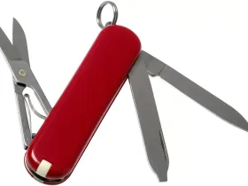 Нож перочинный Victorinox Classic SD Colors, Style Icon (0.6223.G) красный, 7 функций 58мм
