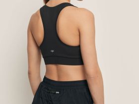 Спортивный топ на молнии из капсулы sport