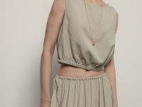 Блузка без рукавов с резинкой по низу