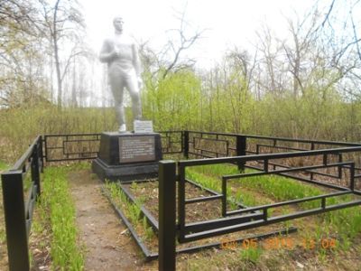 Братская могила с захоронением воинов, погибших в период Великой Отечественной войны 1941—1945 гг.