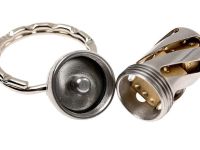 Брелок-капсула с игральными кубиками Acorn Dice Brass, Lion Steel, Нержавеющая сталь AISI 440, медь, L/DD OT