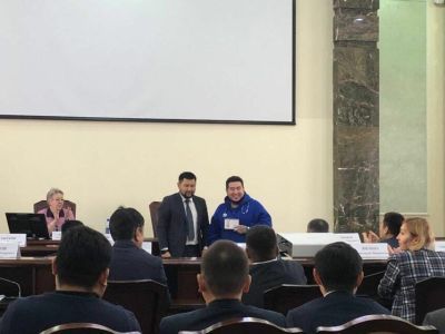 В мэрии Якутска поблагодарили горожанина за спасение людей на пожаре