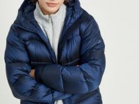 Удлиненный пуховик полуприлегающего силуэта