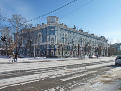 Многоквартирный дом с помещениями общественного назначения