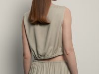 Блузка без рукавов с резинкой по низу
