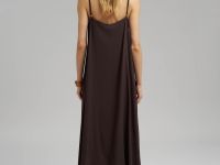 Свободное платье миди на бретелях