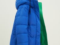 Стеганая утепленная куртка с капюшоном