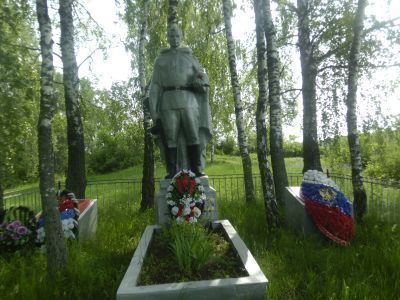 Братская могила 5 советских воинов-разведчиков, погибших в 1942 г. в бою с немецко-фашистскими захватчиками