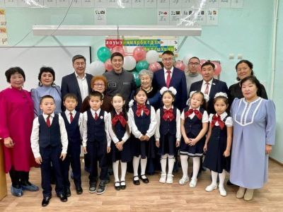 100-летие отметила Туора-Кюельская школа Таттинского района Якутии