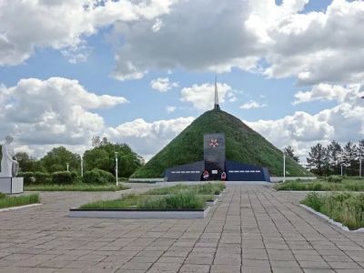 Братская могила с захоронением воинов, погибших в период Великой Отечественной войны 1941-1945 гг.