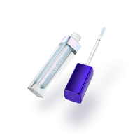 Королева галактики блеск для губ "Голографическое Сияние" / Lumiverse My Holo Crush Lipgloss&Coat