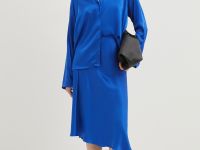 Блузка с v-образным вырезом свободного силуэта