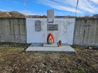 Братская могила советских воинов