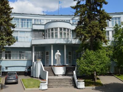 Аэроклуб им. В.П.Чкалова, 1935 г., инженер-строитель В.М.Светличный. Клуб посещали И.В.Сталин, А.В.Косарев, М.Н.Тухачевский, В.П.Чкалов, В.С.Гризодубова, Н.Н.Поликарпов и другие