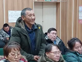 Жители Момского района поблагодарили за организацию выездов мобильных докторов