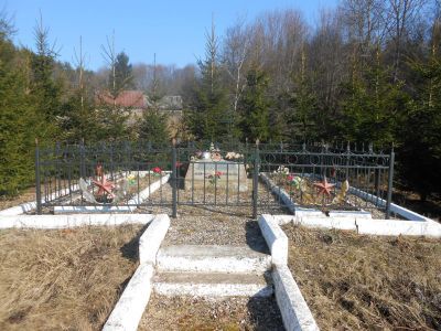 Братская могила воинов Советской Армии, погибших в 1941-1944 гг.