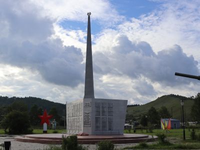 Памятник воинам-землякам, погибшим на фронтах Великой Отечественной войны