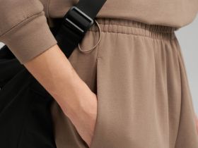 Брюки-джоггеры объемного кроя из футера