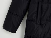 Утепленное пальто с капюшоном