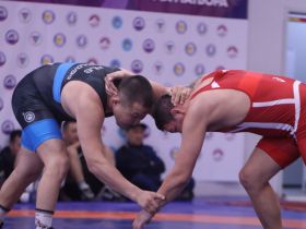 В Якутске выявили чемпионов республики по вольной борьбе среди ветеранов