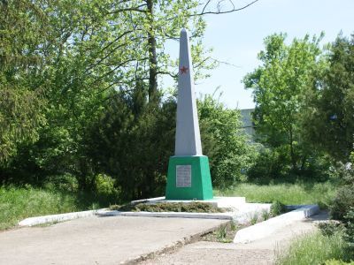 Памятный знак в честь воинов-односельчан, погибших в годы Великой Отечественной войны
