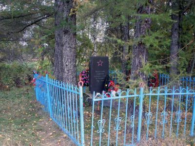 Братское захоронение советских воинов, погибших в 1941-1944 гг.