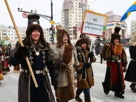 В Якутске состоялось шествие народных мастеров в национальных костюмах