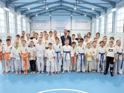 Глава Якутии посетил школу киокусинкай в гимназии Алдана