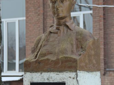 Бюст Героя Советского Союза Зои Космодемьянской. 1968 г., ск. Ч.У.Дзанагов