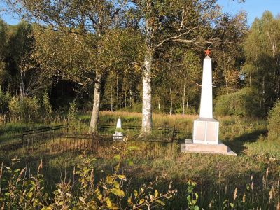 Место казни фашистами 256 советских граждан 29 января 1943 г. Установлен обелиск