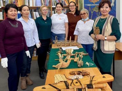 Иллюстрированный словарь якутского языка и мифологических символов выпустят для школьников в Якутии