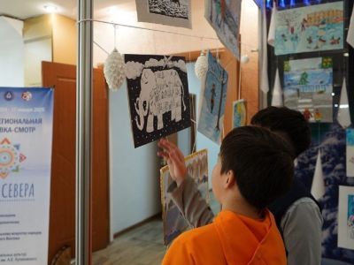 Творческие работы о зимней красоте Якутии представили в Доме дружбы народов