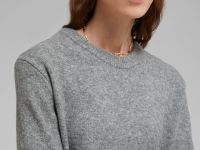 Вязаное платье полуприлегающего силуэта