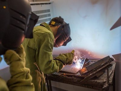 Абитуриент-2022. Где пройти обучение на сварщика в Якутии