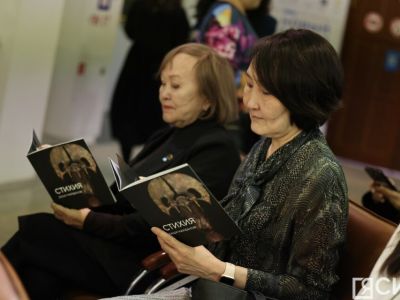 Глава Якутии поддержал выставочные проекты Национального художественного музея