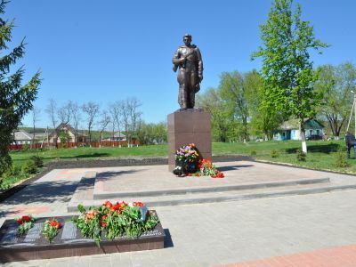 Памятный знак в честь односельчан, погибших в годы Великой Отечественной войны