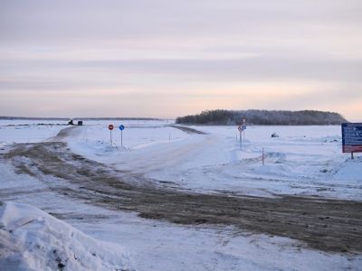 В Якутии досрочно открыли ледовую переправу Якутск — Нижний Бестях