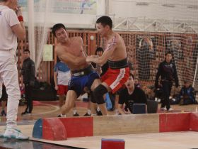 В селе Хатассы выявлены чемпионы Якутска по мас-рестлингу