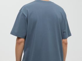 Базовая футболка из хлопка прямого силуэта