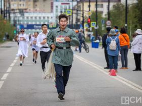 Сотни якутян в национальной одежде пробежали на марафоне Олонхо